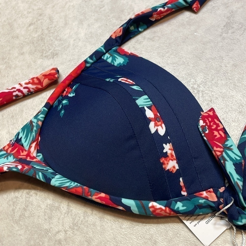 Cocoship woman’s Eenie swimsuit top. Multicolor. Size 8 - Picture 7 of 7